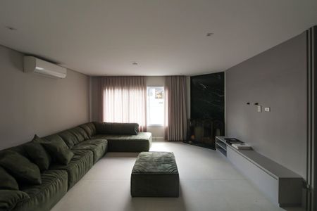 Casa para alugar com 360m², 3 quartos e 6 vagasSala