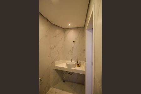 Casa para alugar com 360m², 3 quartos e 6 vagasBanheiro da Suíte 3