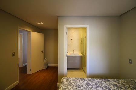 Casa para alugar com 360m², 3 quartos e 6 vagasQuarto 2 - Suíte