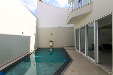 Casa para alugar com 360m², 3 quartos e 6 vagasPiscina