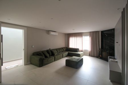 Sala de casa para alugar com 3 quartos, 360m² em Jardim Avelino, São Paulo