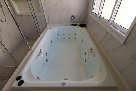 Casa para alugar com 360m², 3 quartos e 6 vagasBanheiro da Suíte