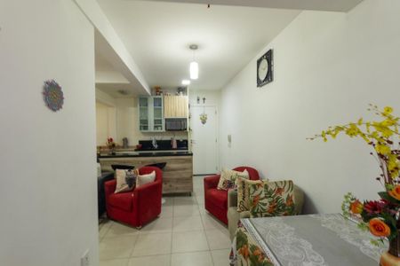 Apartamento para alugar com 75m², 2 quartos e 1 vagaSala