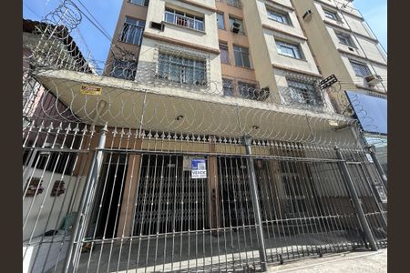 Apartamento à venda com 64m², 2 quartos e sem vagaFachada + placa