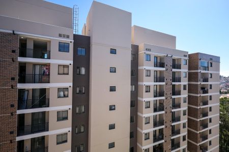 Quarto 1 vista de apartamento para alugar com 2 quartos, 34m² em Jardim Sabara, São Paulo