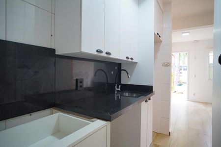 Cozinha  de casa de condomínio para alugar com 2 quartos, 76m² em Sarandi, Porto Alegre