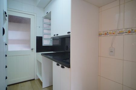Cozinha  de casa de condomínio para alugar com 2 quartos, 76m² em Sarandi, Porto Alegre