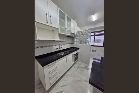Cozinha de apartamento à venda com 2 quartos, 60m² em Nonoai, Porto Alegre