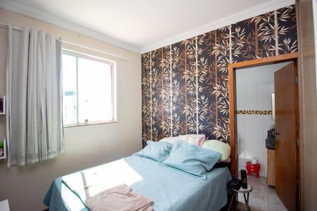 Quarto Suíte de casa à venda com 3 quartos, 160m² em Europa, Contagem