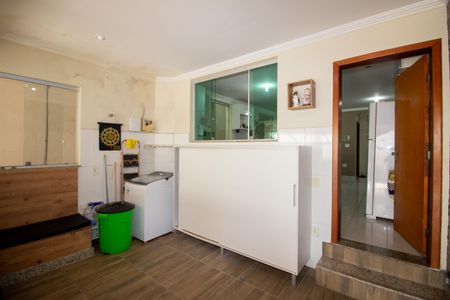 Casa à venda com 160m², 3 quartos e 3 vagasCozinha e Área de Serviço