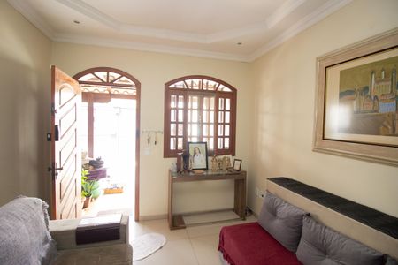 Sala de casa à venda com 3 quartos, 160m² em Europa, Contagem