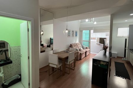 Sala de apartamento para alugar com 1 quarto, 70m² em Gonzaga, Santos
