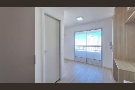 Quarto/Sala/Cozinha de apartamento para alugar com 1 quarto, 19m² em Água Branca, São Paulo