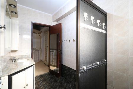 Casa à venda com 340m², 3 quartos e 4 vagasBanheiro da Suíte 3