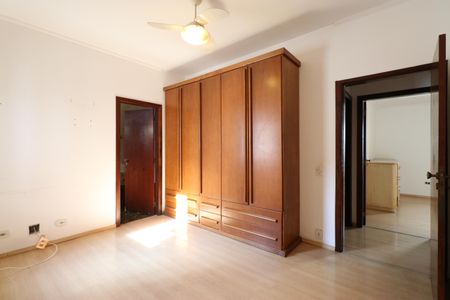 Casa à venda com 340m², 3 quartos e 4 vagasSuite 2