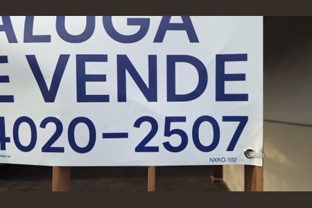Casa à venda com 340m², 3 quartos e 4 vagasFachada e Placa NXKO-102