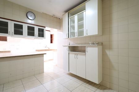 Casa à venda com 340m², 3 quartos e 4 vagasCozinha 