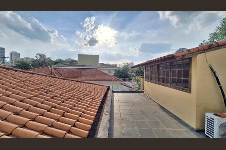Casa à venda com 340m², 3 quartos e 4 vagasVaranda 