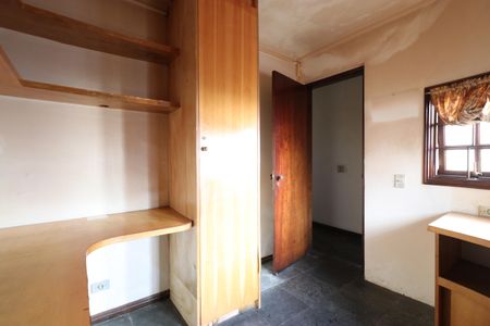 Casa à venda com 340m², 3 quartos e 4 vagasEscritório 