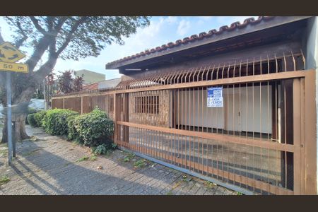 Casa à venda com 340m², 3 quartos e 4 vagasFachada e Placa NXKO-102