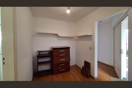 Casa à venda com 340m², 3 quartos e 4 vagasQuarto e banheiro de Serviço