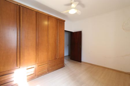 Casa à venda com 340m², 3 quartos e 4 vagasSuite 2