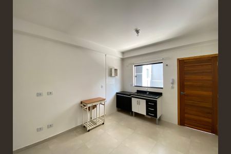 Sala/Cozinha de apartamento para alugar com 1 quarto, 28m² em Vila Nivi, São Paulo