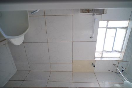 Banheiro  de apartamento para alugar com 1 quarto, 43m² em São Geraldo, Porto Alegre