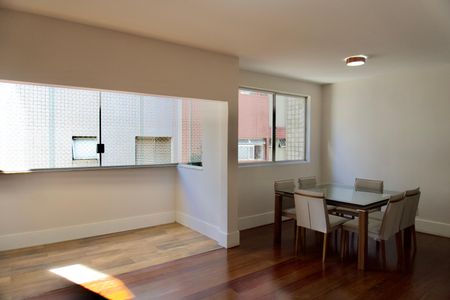 Sala de apartamento para alugar com 4 quartos, 130m² em Buritis, Belo Horizonte