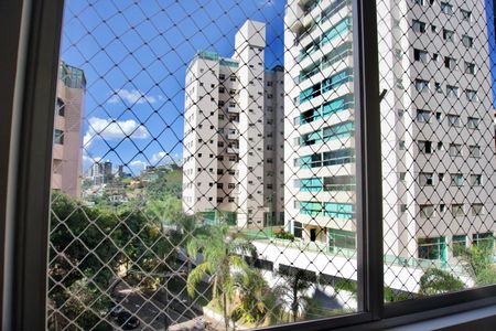 Apartamento para alugar com 130m², 4 quartos e 2 vagasQuarto 2 - Janela