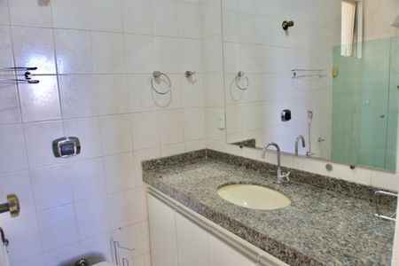 Apartamento para alugar com 130m², 4 quartos e 2 vagasBanheiro