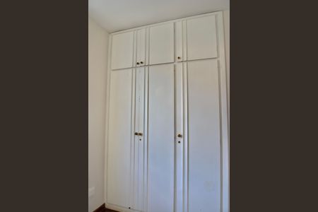 Apartamento para alugar com 130m², 4 quartos e 2 vagasQuarto 2 - Armário