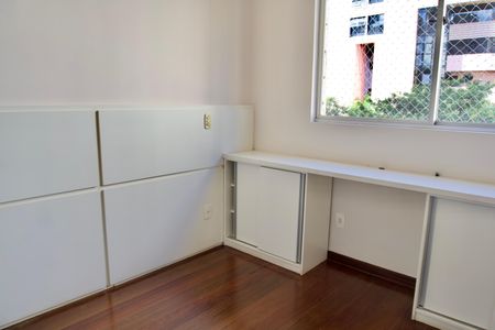 Apartamento para alugar com 130m², 4 quartos e 2 vagasQuarto 3 - Armários