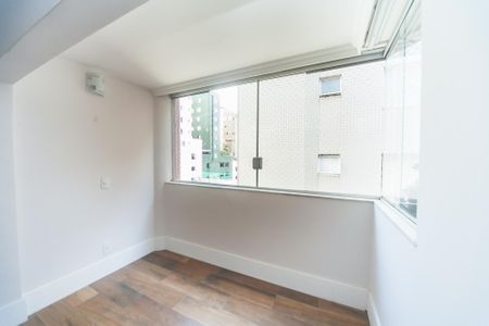 Sala de apartamento para alugar com 4 quartos, 130m² em Buritis, Belo Horizonte