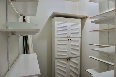 Apartamento para alugar com 130m², 4 quartos e 2 vagasÁrea de Serviço - Despensa