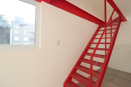 Escada de apartamento à venda com 1 quarto, 53m² em Santa Terezinha, Santo André