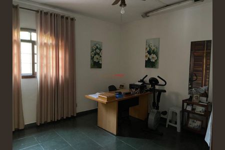 Casa à venda com 4 quartos, 600m² em Jardim Sertaozinho, São Paulo