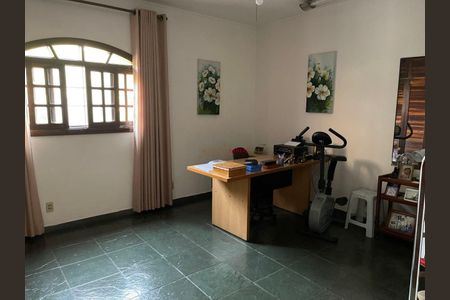 Casa à venda com 4 quartos, 600m² em Jardim Sertaozinho, São Paulo