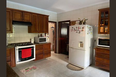 Casa à venda com 4 quartos, 600m² em Jardim Sertaozinho, São Paulo