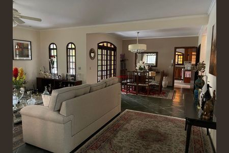 Casa à venda com 4 quartos, 600m² em Jardim Sertaozinho, São Paulo