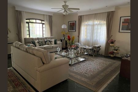 Casa à venda com 4 quartos, 600m² em Jardim Sertaozinho, São Paulo