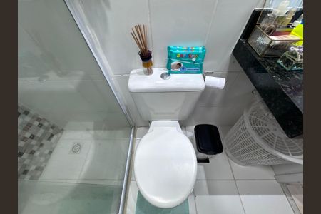 Casa de condomínio à venda com 120m², 3 quartos e 2 vagasSuite - banheiro
