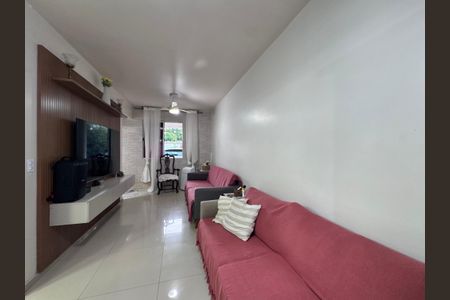 Sala de casa de condomínio à venda com 3 quartos, 120m² em Vargem Pequena, Rio de Janeiro