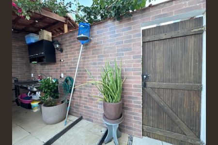 Casa de condomínio à venda com 120m², 3 quartos e 2 vagasÁrea externa