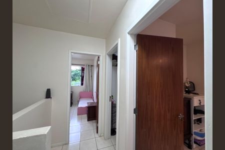 Casa de condomínio à venda com 120m², 3 quartos e 2 vagasCorredor