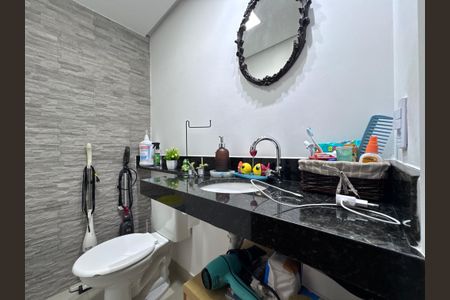 Casa de condomínio à venda com 120m², 3 quartos e 2 vagasLavabo