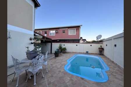 Casa de condomínio à venda com 120m², 3 quartos e 2 vagasÁrea externa