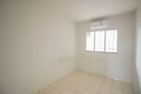 Quarto 1 de casa de condomínio para alugar com 2 quartos, 55m² em Pacheco, São Gonçalo