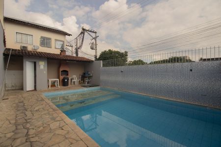 Casa de condomínio para alugar com 55m², 2 quartos e 1 vagaÁrea comum - Piscina