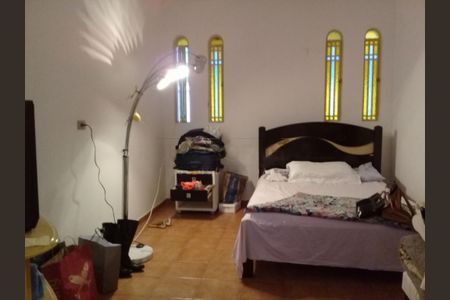 Casa à venda com 4 quartos, 250m² em Jardim Sertaozinho, São Paulo